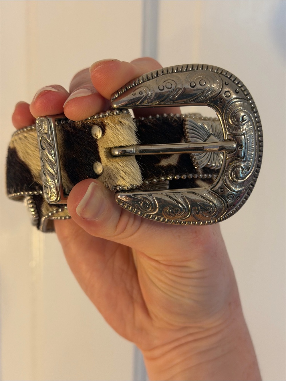 Elite Fresno CA Western Cowhide Concho Belt Size Medium